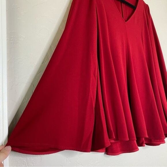 Elizabeth and James Red Ellis Long sleeve V-neck Top Small - Picture 2 of 10